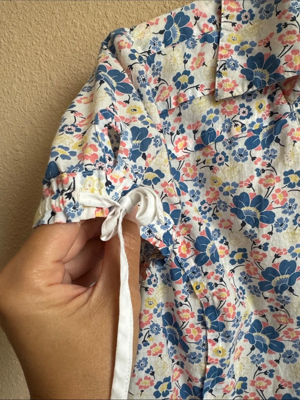 Guess Vintage Floral Button-Front Short Sleeve Blouse